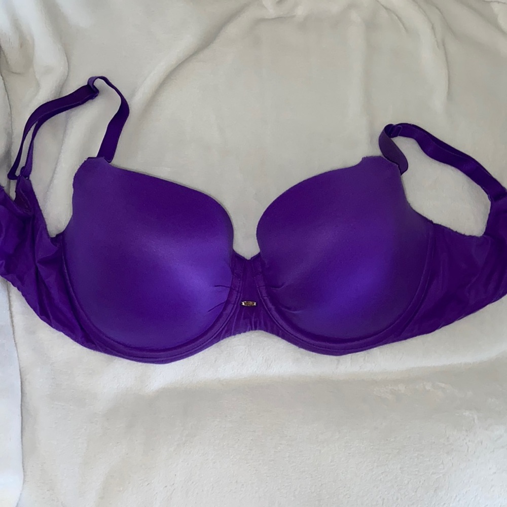 Victoria’s Secret purple bra 34DDD